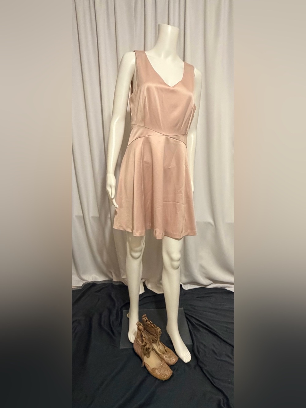 Y2K Forever 21 L Champagne Satin Cocktail Dress V-Neck Fit & Flare NWOT